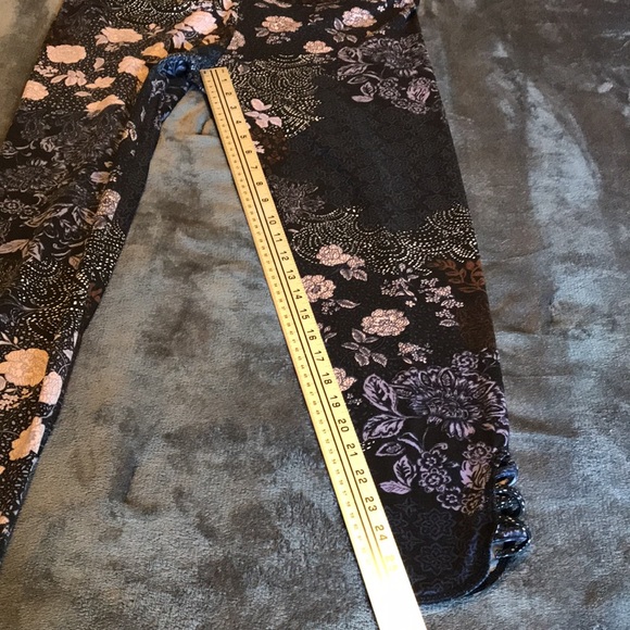 Women’s size XL members mark the lounge legging - Picture 3 of 9